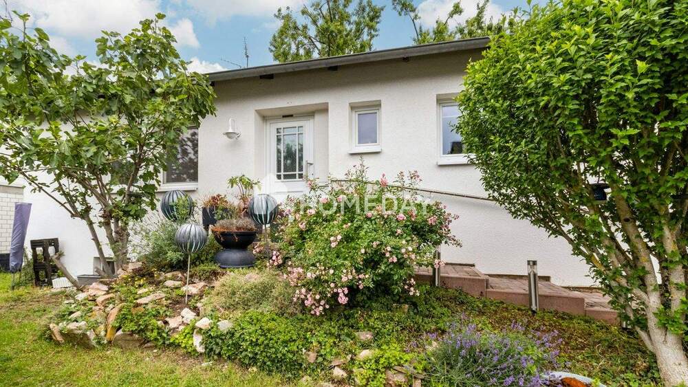 Thumbnail-Bungalowtraum in Harxheim mit großem Garten, Pavillon und neuer Heizung