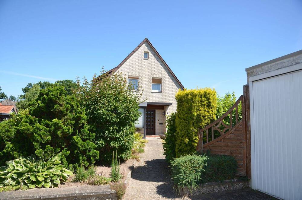 Thumbnail-Reserviert Gestaltbares Doppelhaus in bester Wohnlage im Klosterflecken zu verkaufen