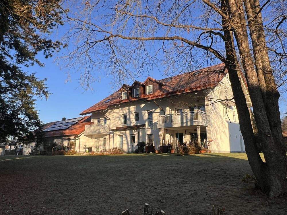 Thumbnail-gepflegte 4 Zimmerwohnung im 1.OG mit Balkon - B3