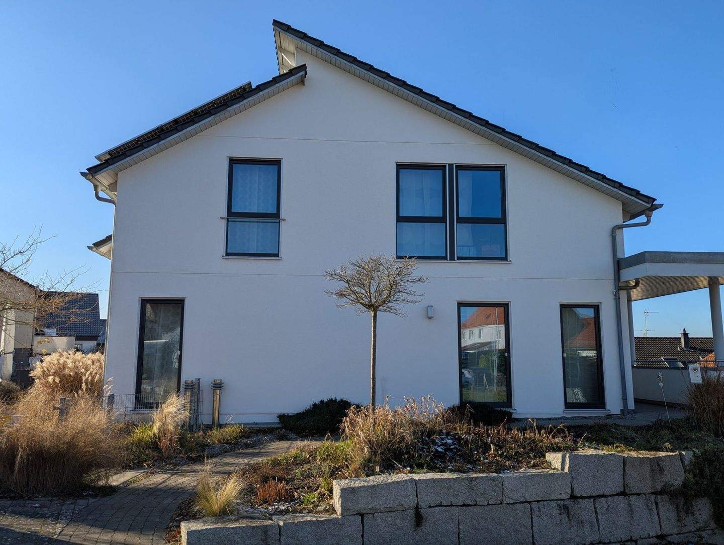 Thumbnail-Exklusives Einfamilienhaus mit Einliegerwohnung Praxisräumen