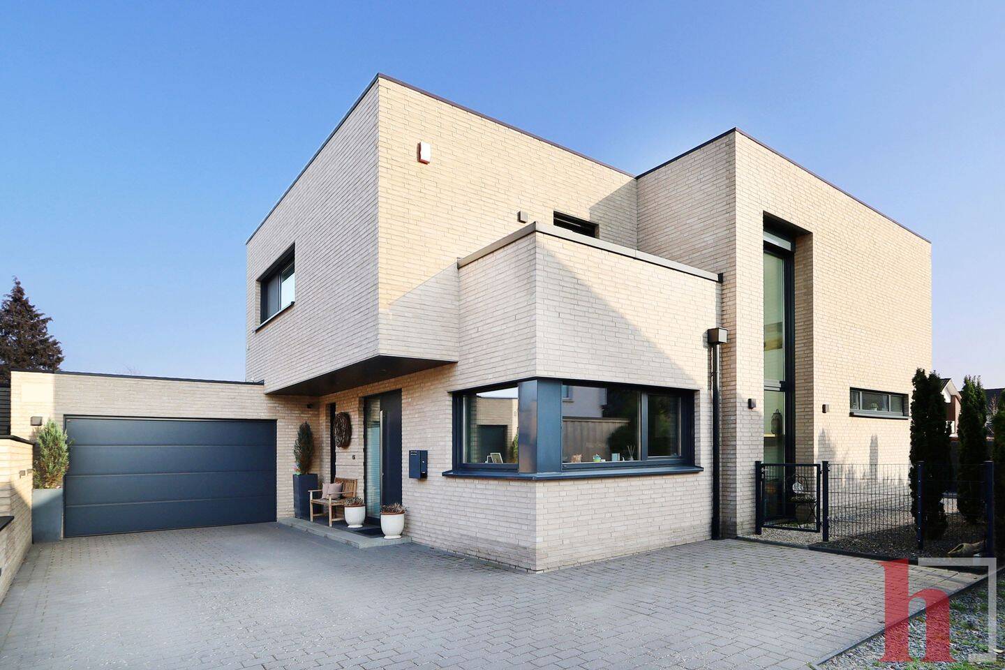 Thumbnail-Modernes Wohnhaus in zeitloser Eleganz in Lohne