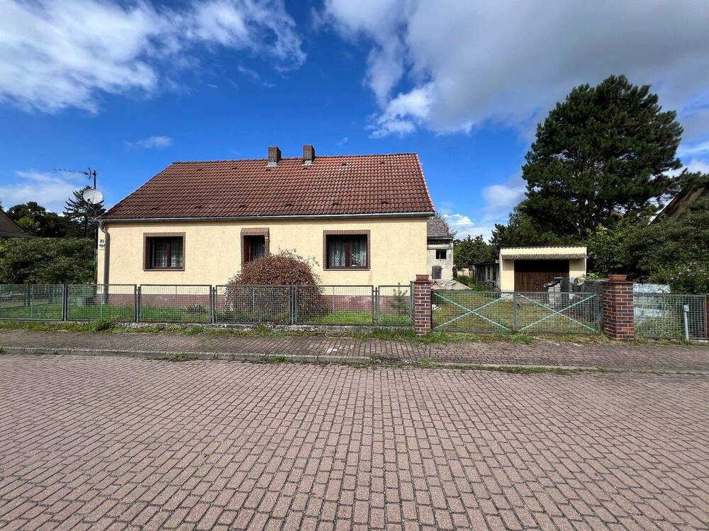 Thumbnail-Grundstück mit Wohnhaus und Scheune - Sanierungsobjekt