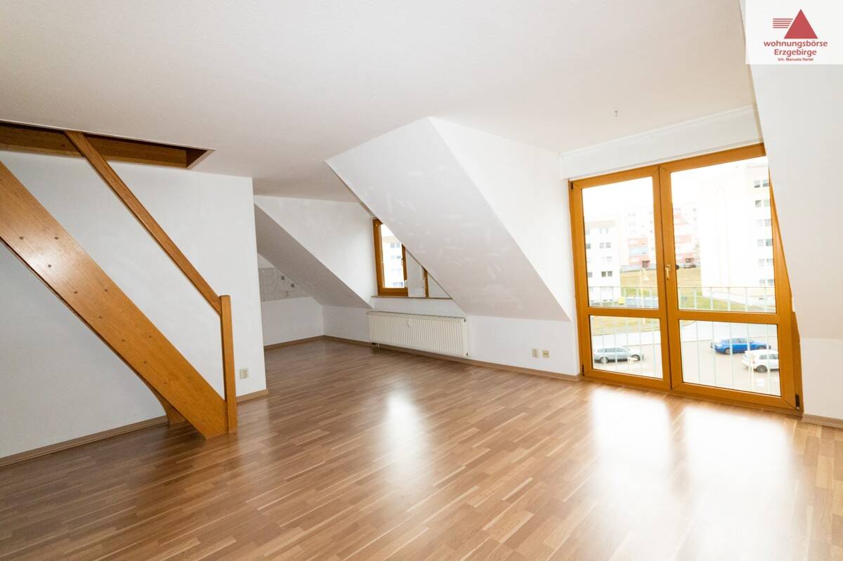 Thumbnail-Gemütliche 4-Raum-Wohnung im Dachgeschoss im schönen Wohngebiet von Annaberg!