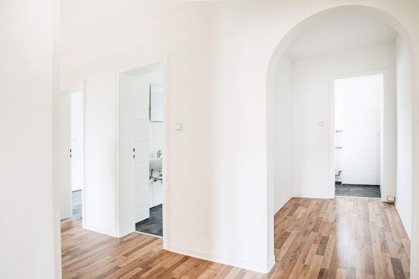 Thumbnail-Sanierte 5-Zimmer-Wohnung auf 2 Ebenen mit Balkon, Garage und Gartenanteil