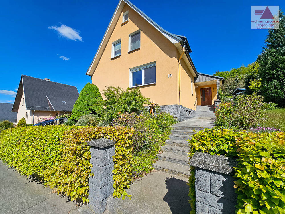 Thumbnail-Wohnen mit Blick auf Aue - Einfamilienhaus mit Garage und Terrasse am Zeller Berg