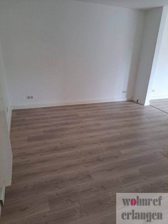 Thumbnail-Exklusive 4-Zimmer-Erdgeschoss Wohnung mit Terrasse, Stellplatz und EBK am Theaterplatz Erlangen