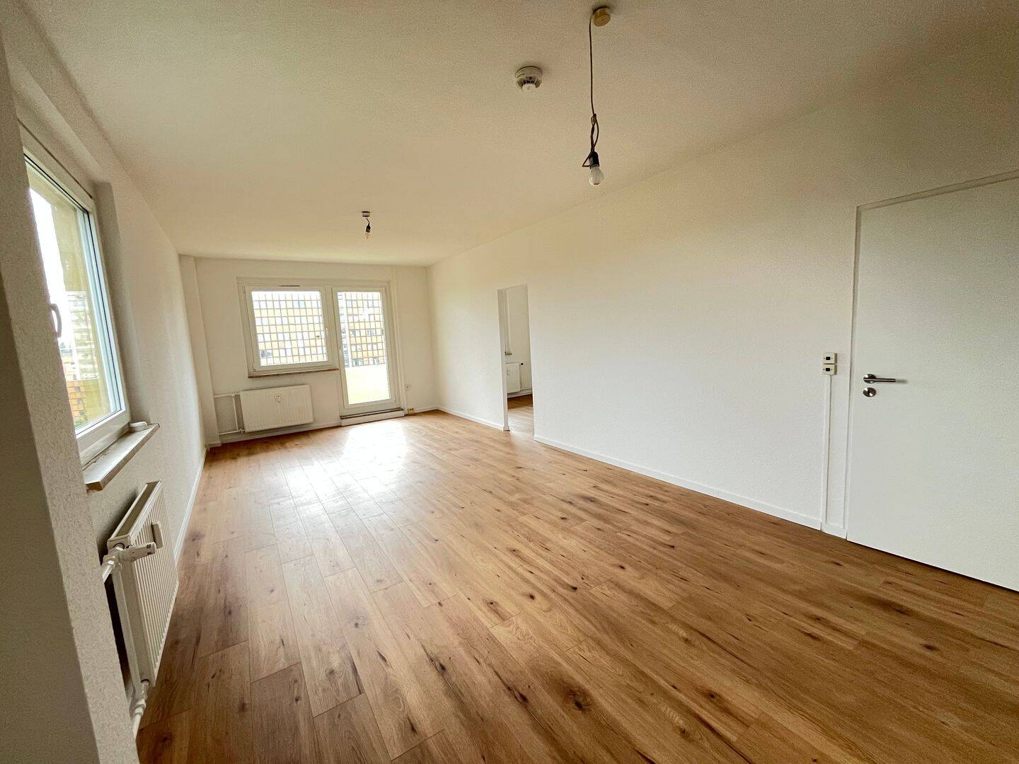Thumbnail-Gemütliche 3-Zimmer-Wohnung mit Balkon in Zwickau, Pölbitz