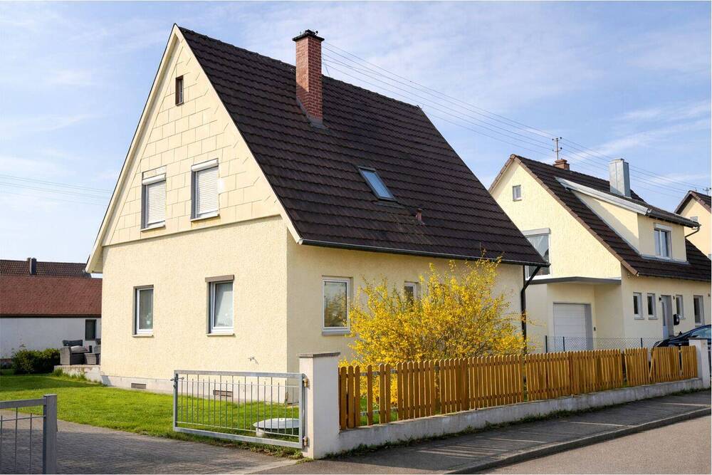 Thumbnail-*RESERVIERT* Viel Platz & Möglichkeiten: Haus mit Ausbaupotenzial für Eigennutzer & Handwerker
