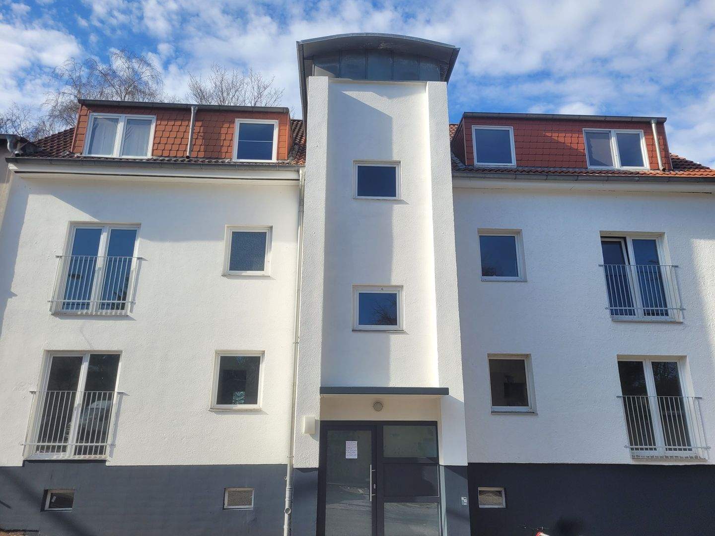 Thumbnail-große renovierte 2 Zimmerwohnung mit Balkon
