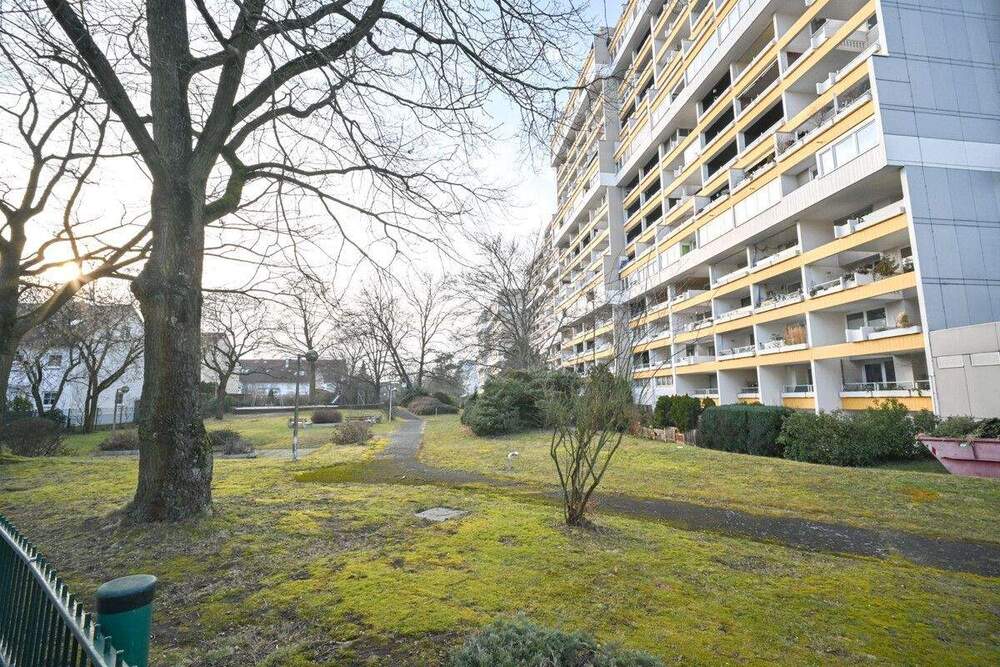 Thumbnail-DIETZ: 2-Zimmer-Obergeschosswohnung in Rodgau Nieder-Roden - wenige Minuten vom Bahnhof entfernt!