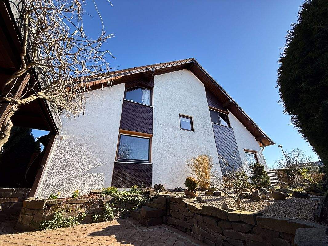 Thumbnail-Charmantes freistehendes Wohlfühleinfamilienhaus auf wunderschönem Grundstück in Aussichtslage!