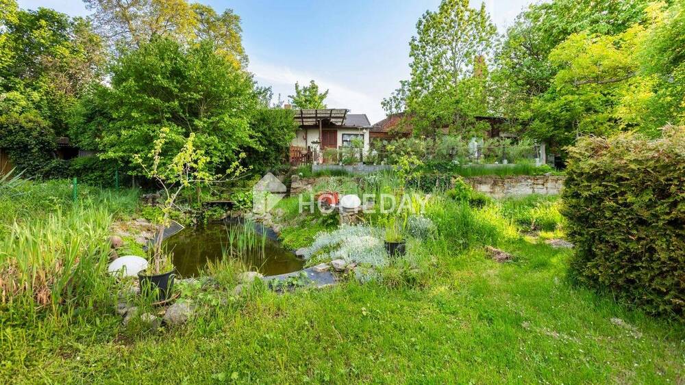 Thumbnail-3.098 m² Privat-Ensemble: 364 m² Ziegelwohnhaus, ausbaubare Industriehallen & großer Garten