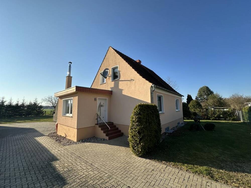 Thumbnail-Ruhige Idylle mit mit jeder Menge Nebengelass, Blick auf den Teich und angrenzende Felder