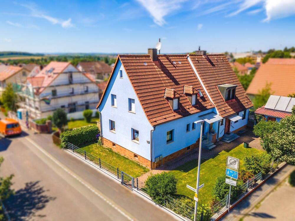 Thumbnail-Gepflegtes Zweifamilienhaus in ruhiger Wohnlage