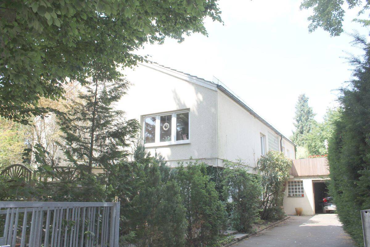 Thumbnail-VON GRÜN UMRAHMT: Architektenhaus mit großem Raumangebot