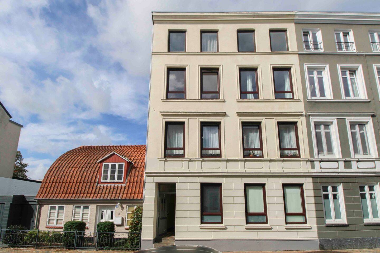 Thumbnail-Charmantes Mehrfamilienhaus mit 3 Wohneinheiten in Citylage von Flensburg