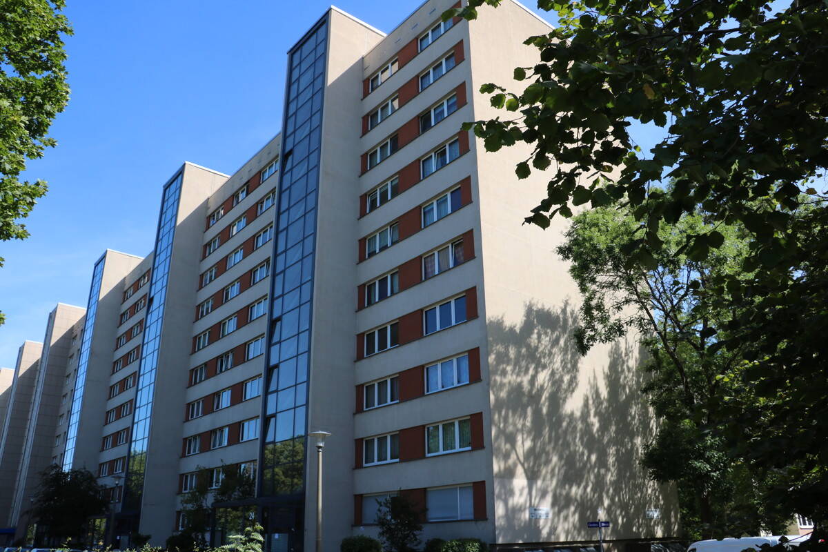 Thumbnail-Moderne 3-Raum-Wohnung mit BALKON und EINBAUKÜCHE in Dresden- Johannstadt