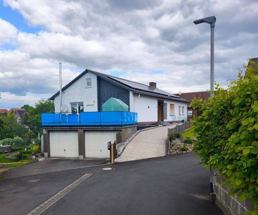 Thumbnail-Einzigartiges Zuhause in Stadtallendorf - Großzügig, modernisiert & sofort bezugsbereit