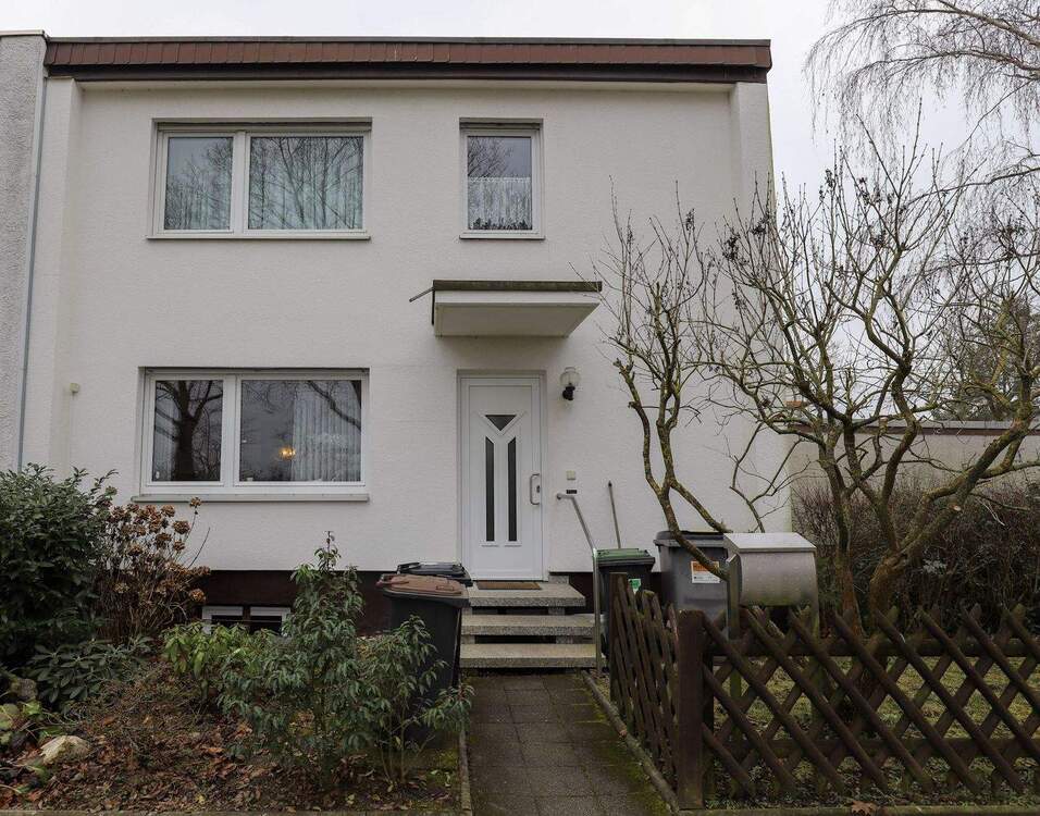 Thumbnail-Familienfreundliches Reiheneckhaus mit sonnigem Garten und Garage