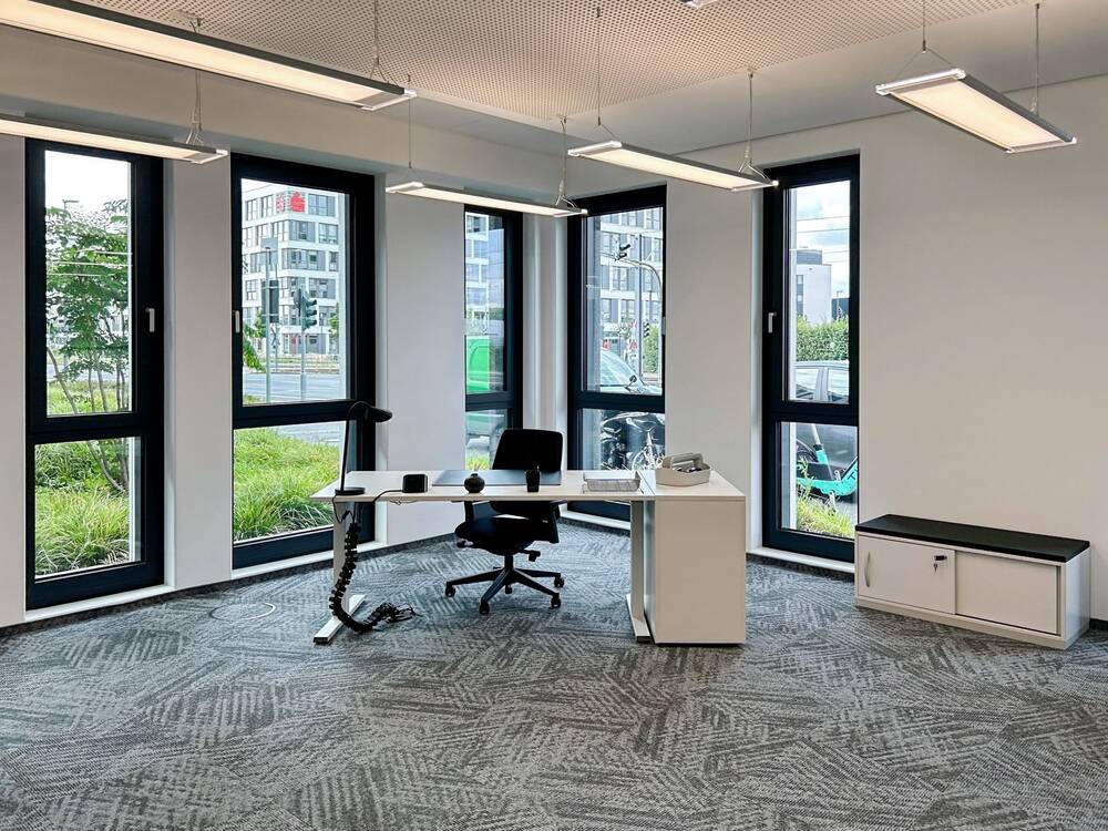 Thumbnail-Voll ausgestatteter privater Büroraum für Sie und Ihr Team in HQ HangarOne