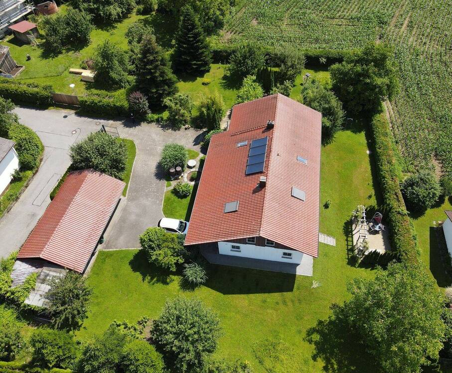 Thumbnail-Wunderschönes großzügiges Einfamilienhaus mit Einliegerwohnung und idyllischem Garten in ruhiger Lage