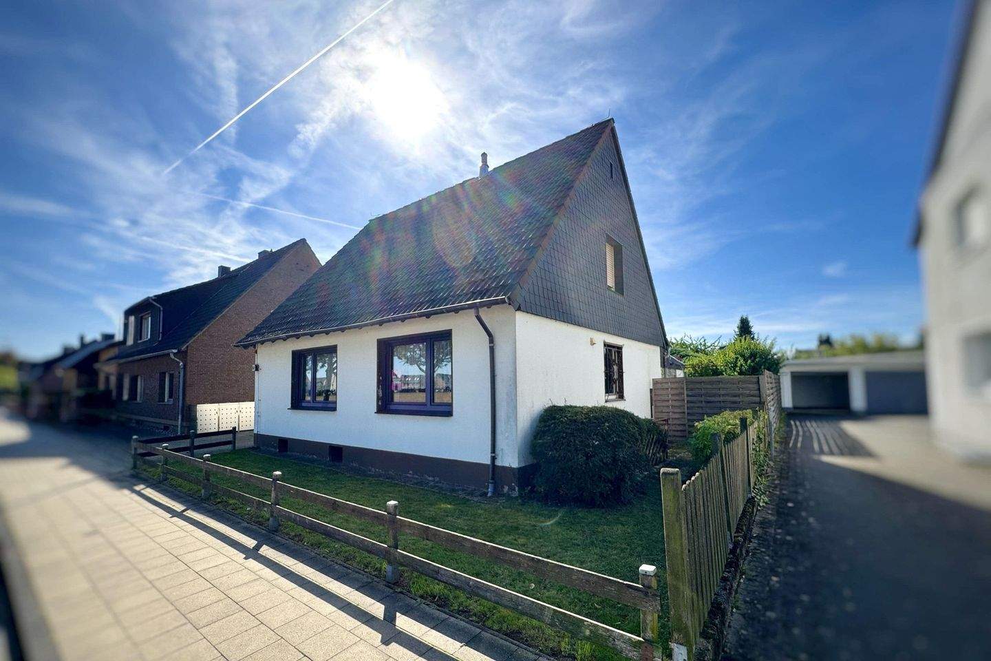 Thumbnail-Frei stehendes Einfamilienhaus in schöner Hitdorfer Lage