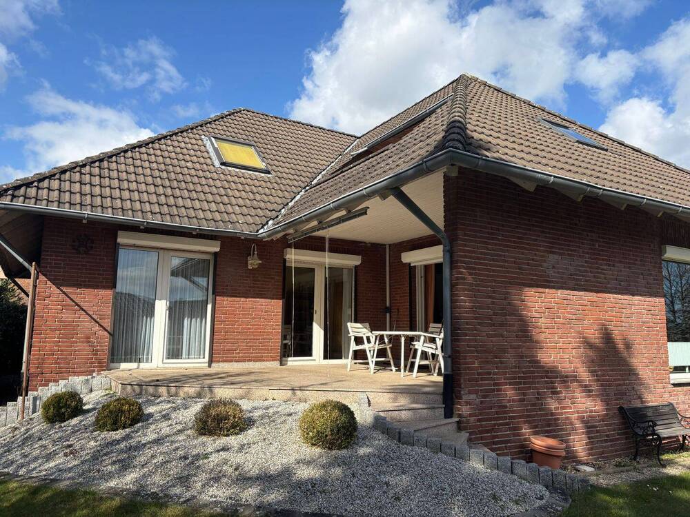 Thumbnail-Großzügiges Einfamilienhaus auf schönem Eigentumsgrundstück