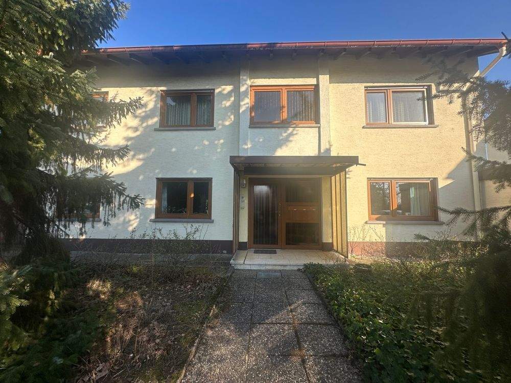 Thumbnail-Gepflegtes 3-Familienhaus in familienfreundlichem Umfeld auf Erbpachtgrundstück