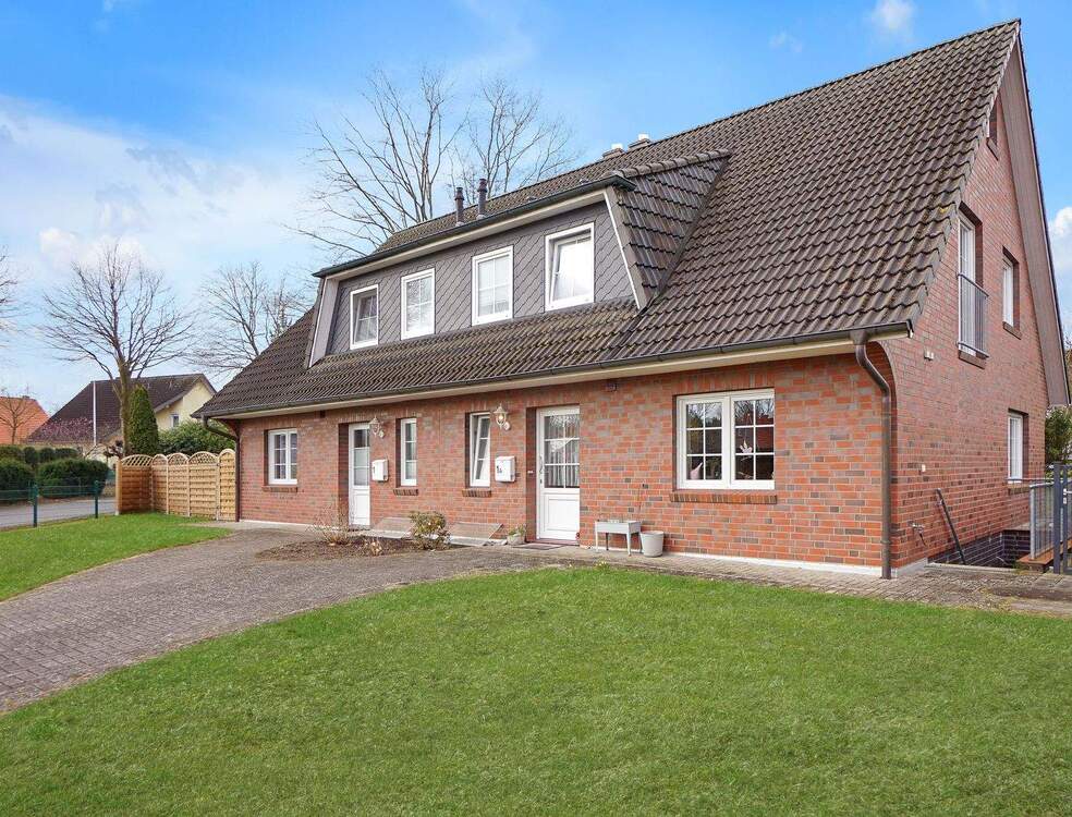 Thumbnail-Ein stilvolles Doppelhaus zum Kauf in Jesteburg! - viel Platz, Garten & Carport!