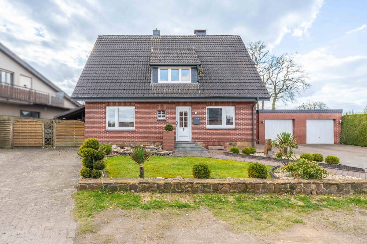 Thumbnail-Ein-Zweifamilienhaus in Bramsche mit liebevollem Garten