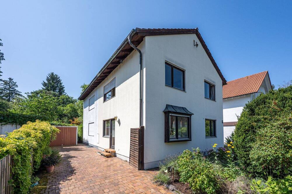 Thumbnail-AIGNER - Ruhig wohnen, sonnig leben: Charmante Doppelhaushälfte mit Potenzial und Süd-West-Garten