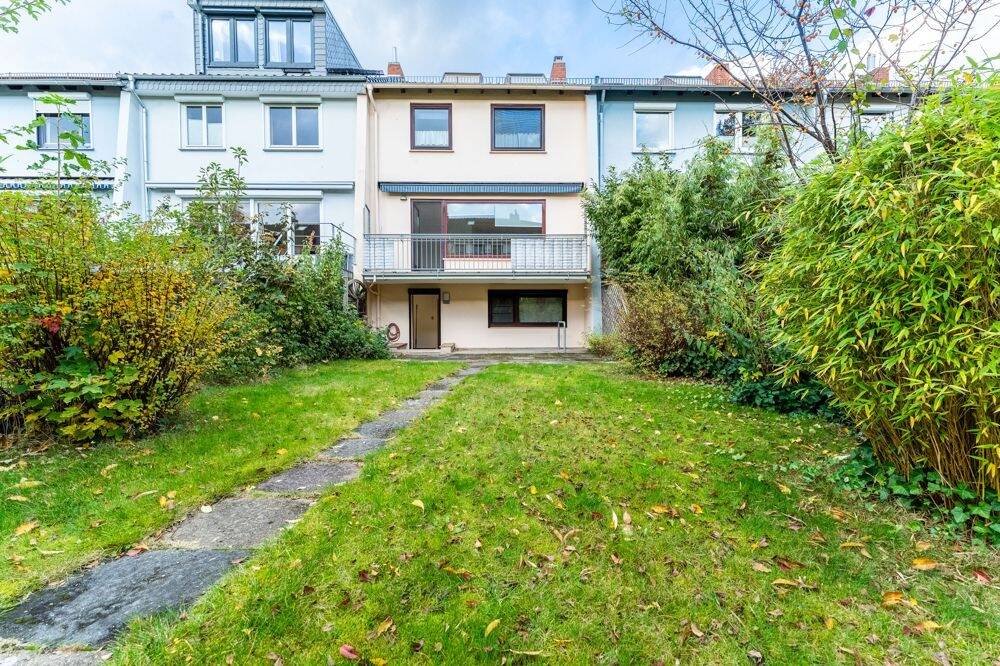 Thumbnail-Großes Reihenmittelhaus mit Garage