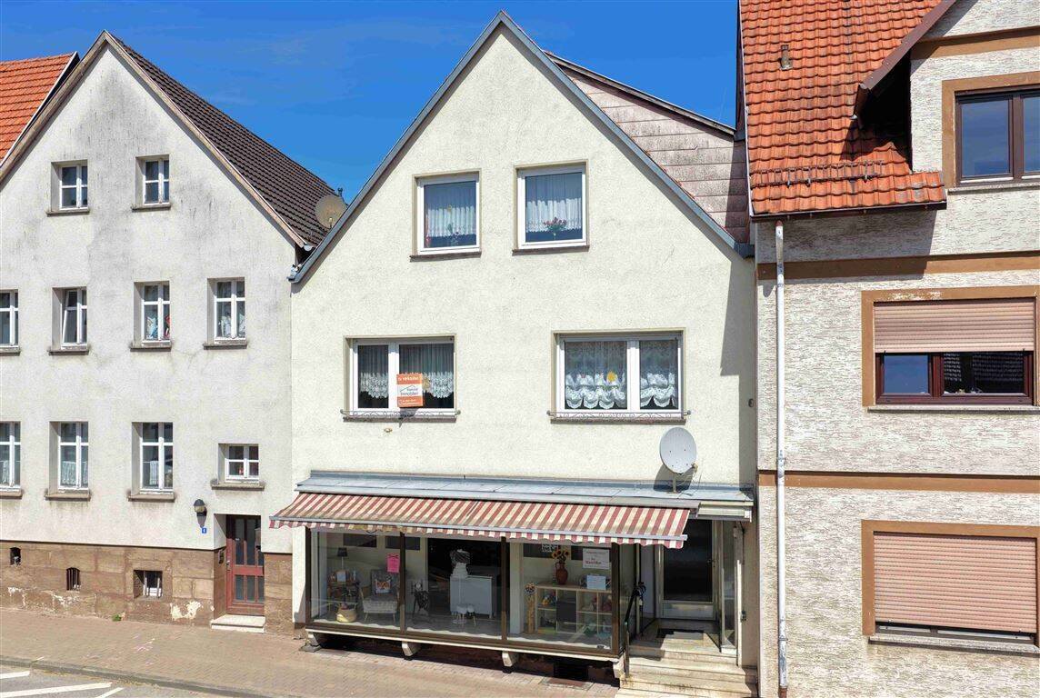 Thumbnail-Geräumiges Wohn- und Geschäftshaus mit vielseitigen Nutzungsmöglichkeiten