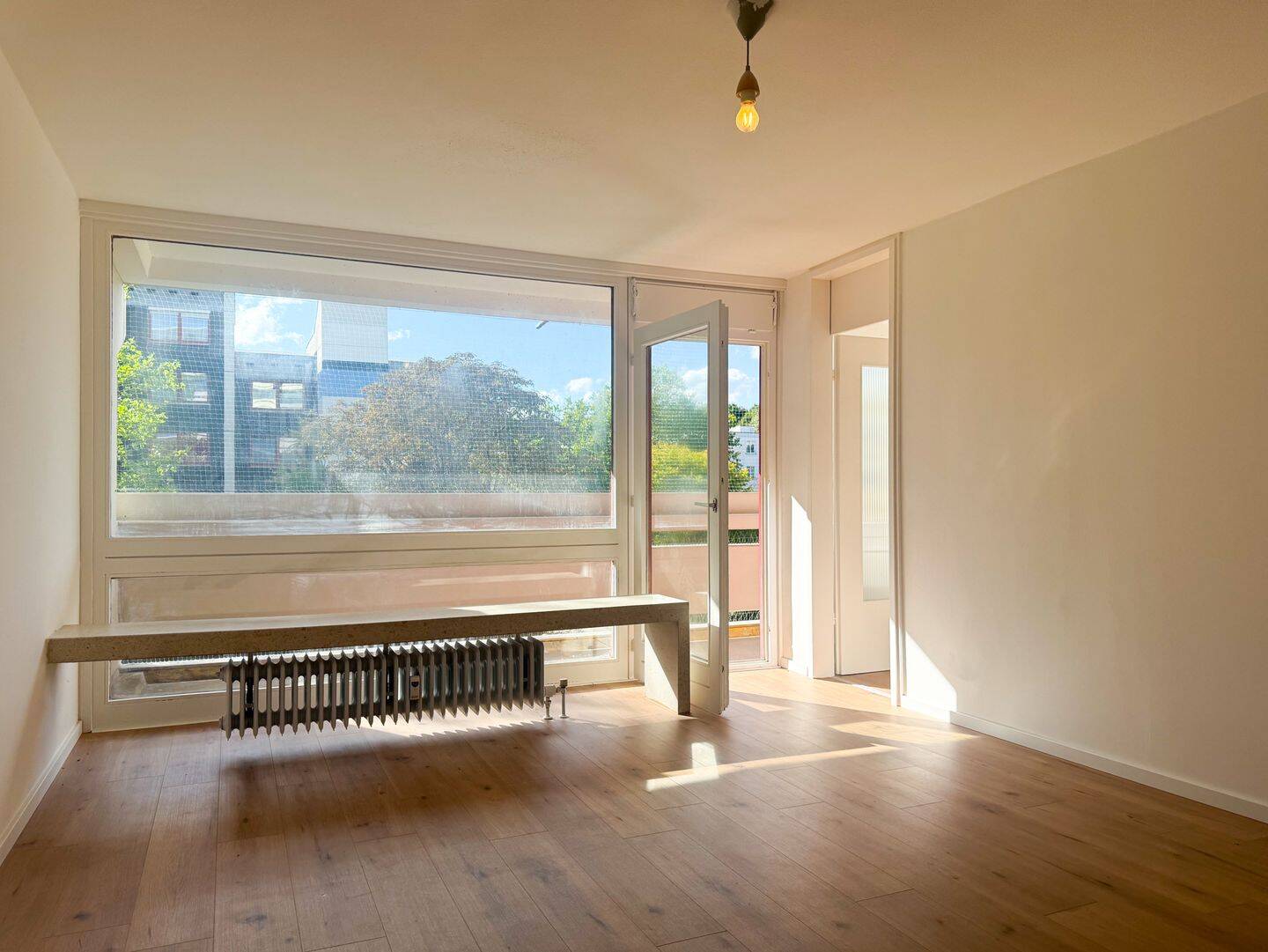 Thumbnail-Frisch saniertes 1-Zimmer-Apartment mit Blick auf den Olympiaturm