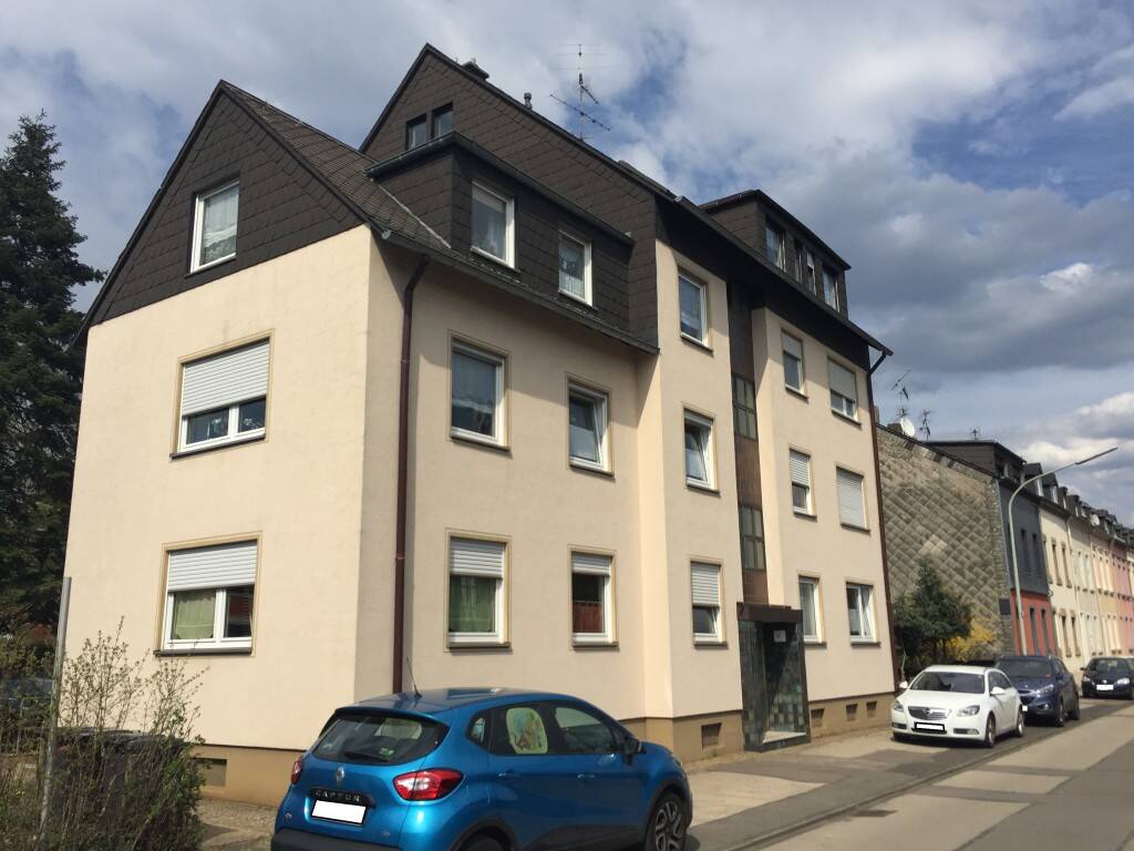 Thumbnail-***Gepflegte Dachgeschosswohnung in attraktivem Anwesen***