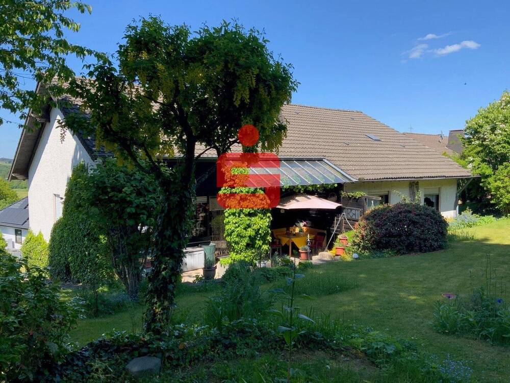 Thumbnail-Einfamilienhaus mit Garage in sehr guter Wohnlage