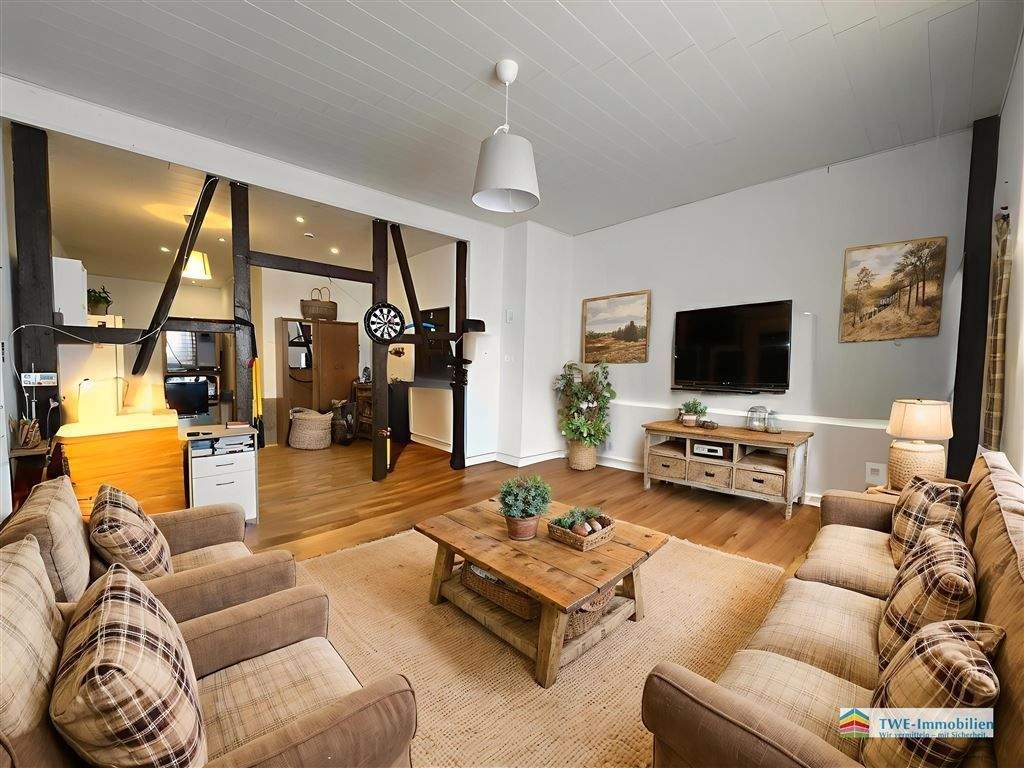 Thumbnail-Modernisierte 2-Zimmer-Altbauwohnung mit Charme