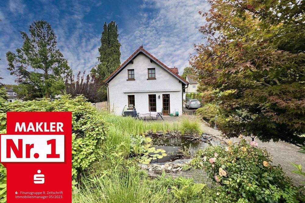 Thumbnail-Großes Einfamilienhaus mit Einliegerwohnung und Nebenhaus in Quettingen