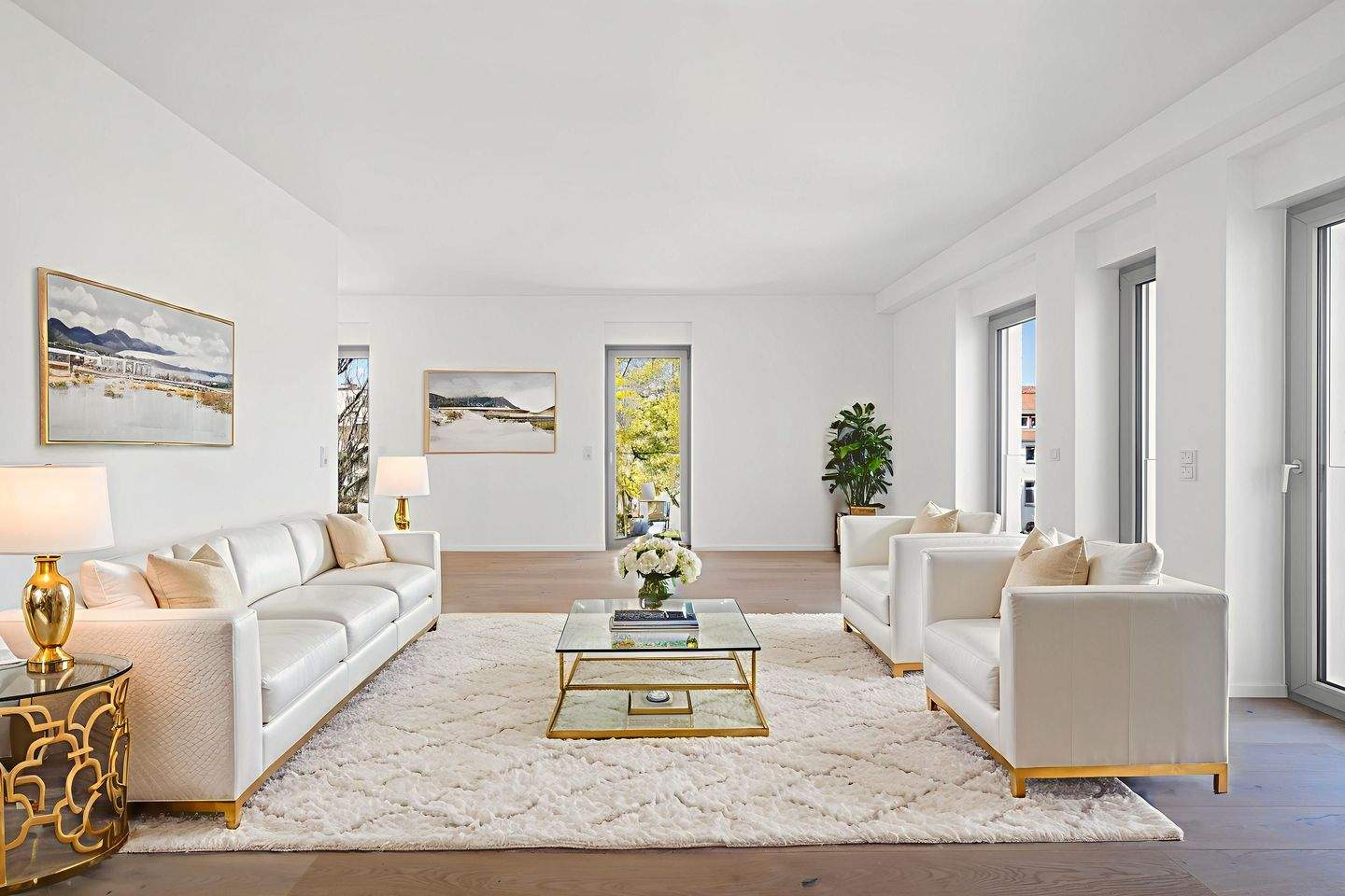 Thumbnail-ELEGANTES STATEMENT: Großzügiger 4-Zimmer-Wohntraum mit zwei Balkonen