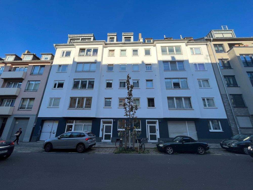 Thumbnail-Büro und Rohdachboden zum Ausbau in zentraler Lage!