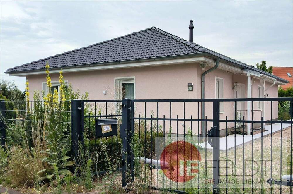Thumbnail-Komfortabel & altersgerecht: Modernisierter Bungalow mit Terrasse und Garage