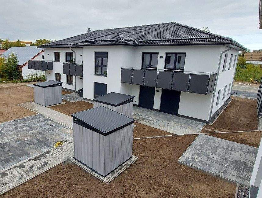 Thumbnail-3-Raum Erdgeschosswohnung mit großzügiger Terrasse und Gartenanteil in beliebter Wohnlage