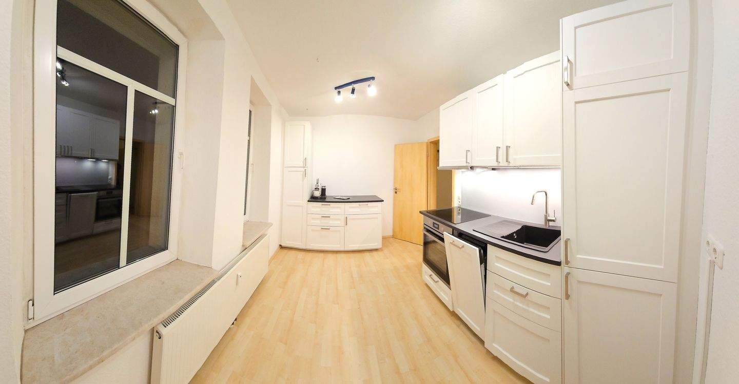 Thumbnail-SINGLE-WOHNUNG: Wohnen im Herzen der Altstadt von Fürth: charmante, helle und moderne 2-Zimmerwohnung mit neuer Einbauküche