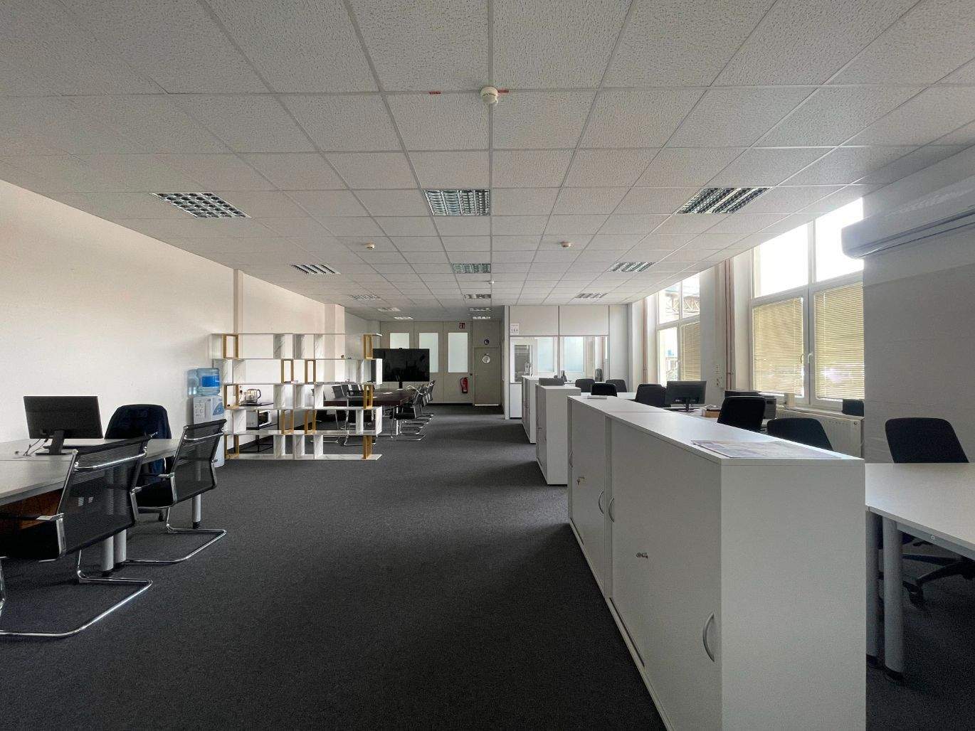 Thumbnail-Bürofläche 1: BüroLaborLager in Düsseldorf-Oberkassel, hell & barrierearm