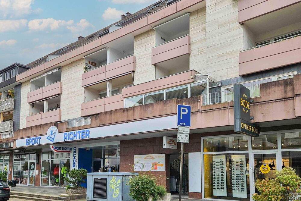 Außenansicht Front seitlich li