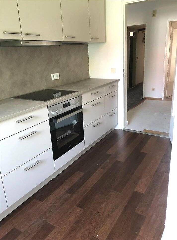 Thumbnail-Helle und gemütliche 3-Zimmerwohnung mit neuer Einbauküche, Balkon und einer kleinen Loggia in ruhiger und zentrumsnaher Lage