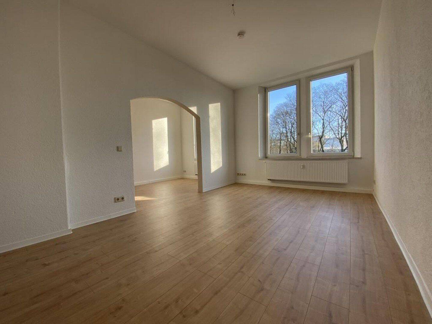Thumbnail-Große renovierte 2-Raumwohnung