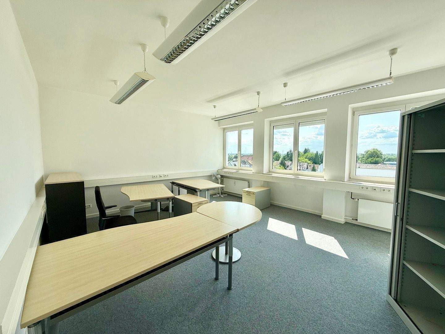 Thumbnail-Modernisierte und helle 2,5-Zimmer-EG-Wohnung zum Wohlfühlen, neue Böden & Bad!