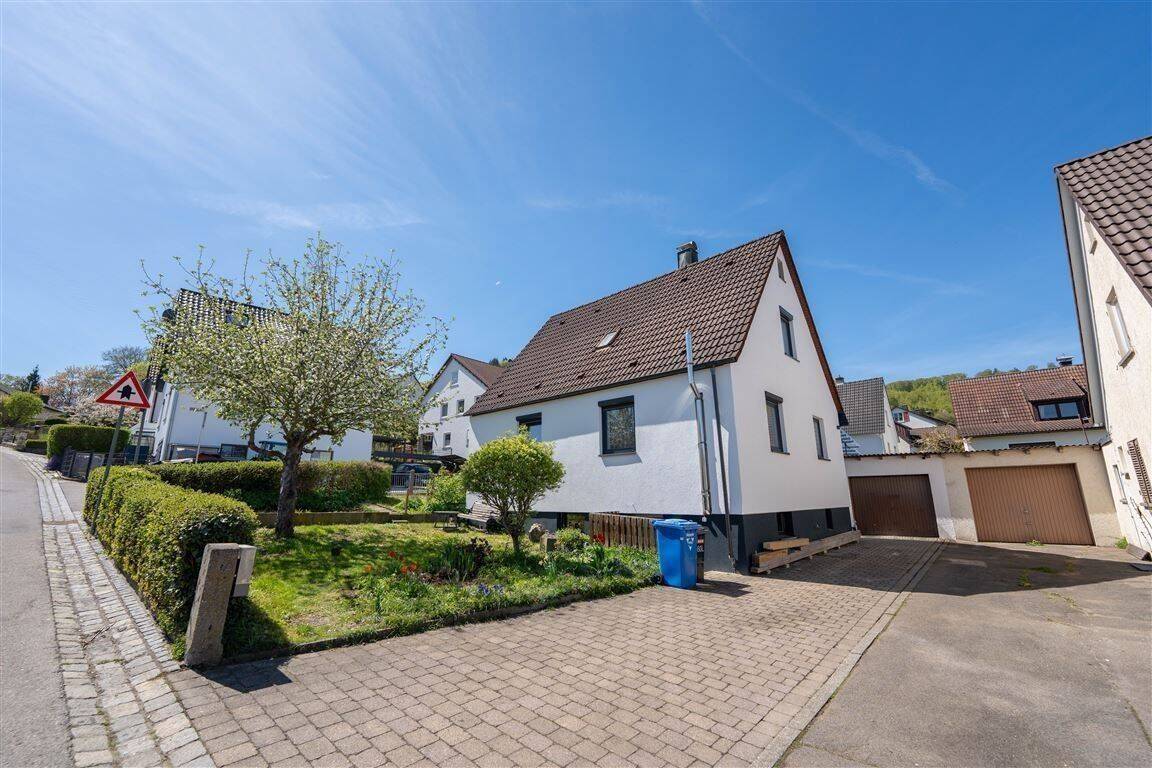 Thumbnail-Stilvoll kernsaniertes Einfamilienhaus mit Anbau, Garten & Top-Lage nahe ZEISS