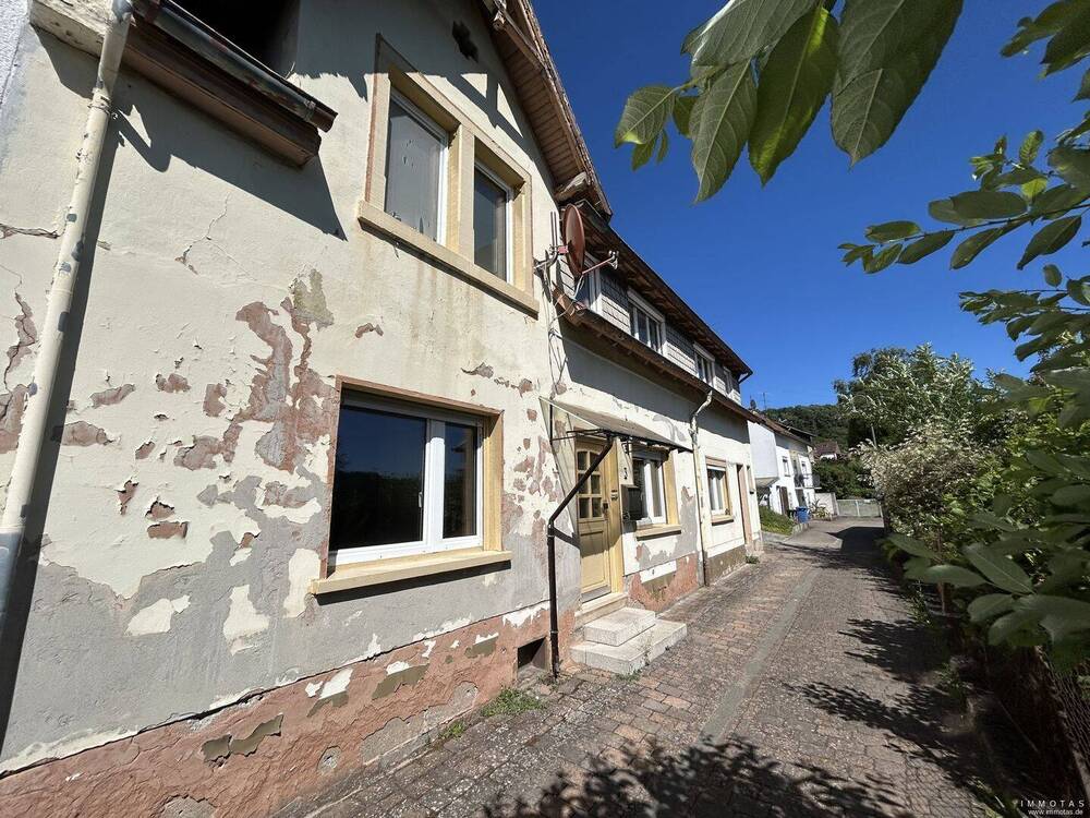 Thumbnail-BIETERVERFAHREN - PROVISIONSFREI - Einfamilienhaus ohne Garten - umfassend sanierungsbedürftig